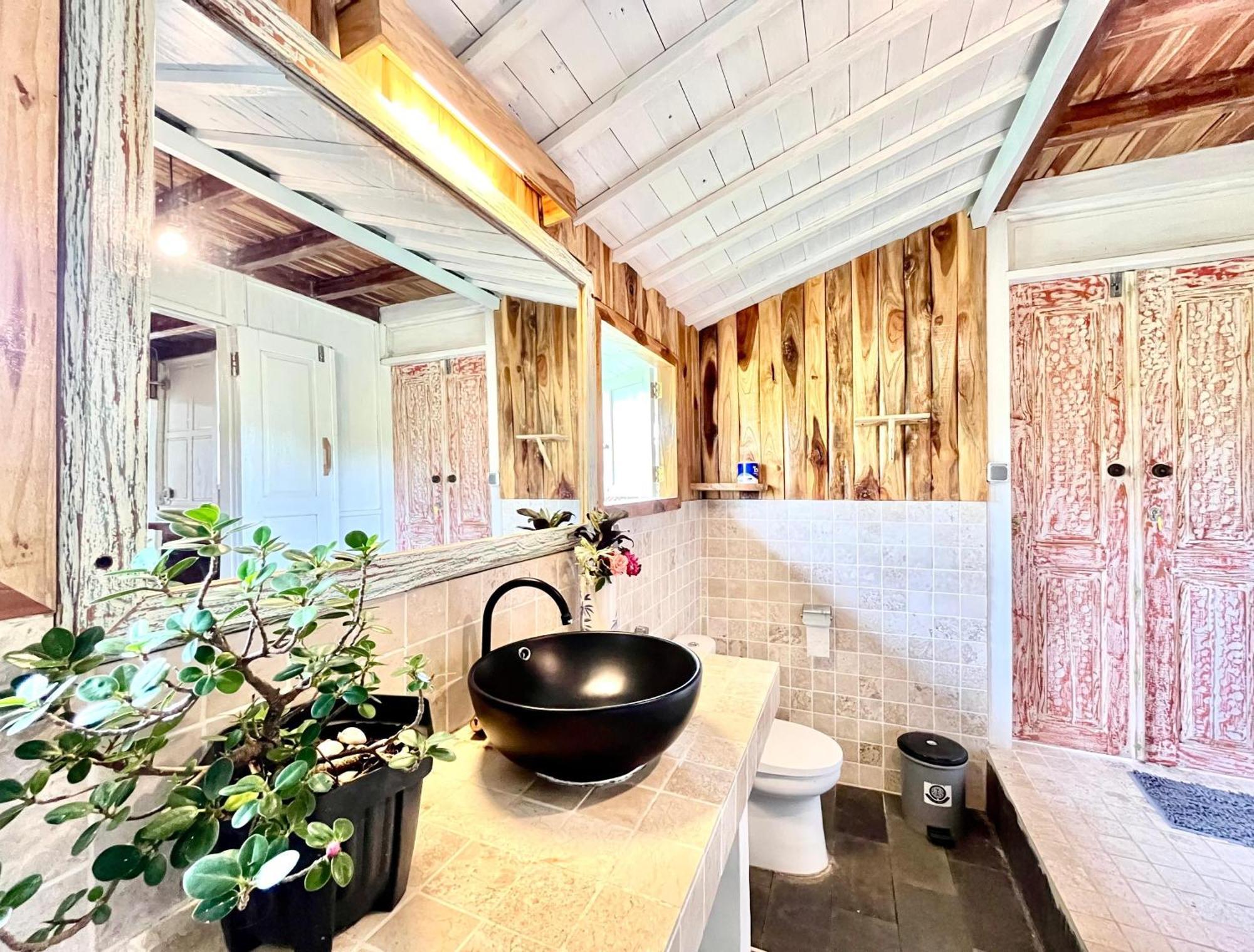 Pondok Is Oke Villa Scenic View Banyuwangi  Exterior photo